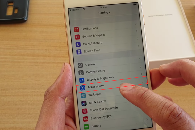 bật nút trợ năng AssistiveTouch 1