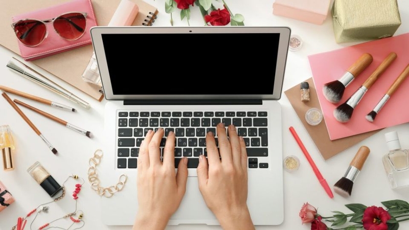 Kiếm tiền từ kênh YouTube