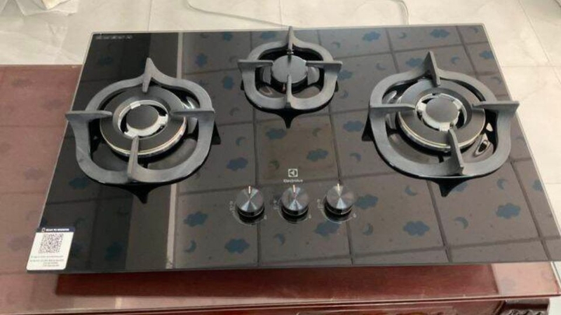 Sở hữu 3 lò nấu mạnh mẽ cùng bạn chế biến nhiều món ăn cùng lúc nhanh chóng và dễ dàng