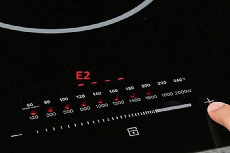 bếp hồng ngoại comet b&aacute;o lỗi e2 h&igrave;nh 2