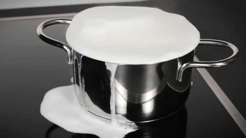 bếp từ bị ẩm 2