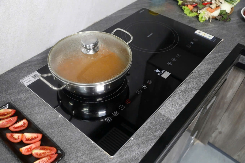 Bếp từ đa năng h&igrave;nh 1