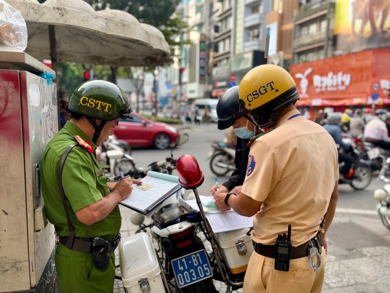 bị CSGT giữ bằng lái có làm lại bằng mới được không hình 5
