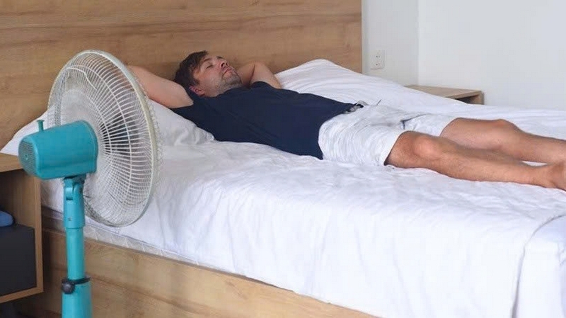 Bị sốt nên nằm quạt hay máy lạnh ảnh 6