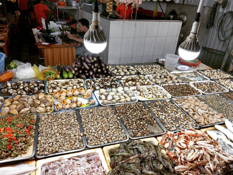 Trải nghiệm mua hải sản tươi và chế biến tại chỗ