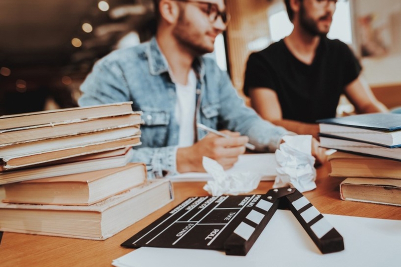 Biên kịch là gì 12