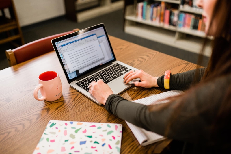 Biên tập viên là gì 1