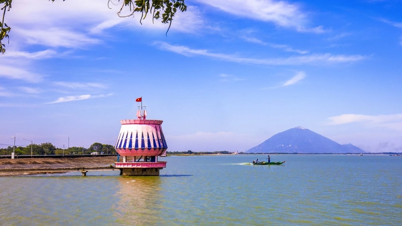 Hồ Dầu Tiếng