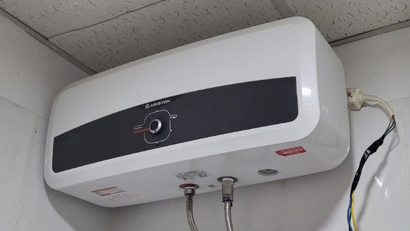 Bình nóng lạnh Ariston nháy đèn đỏ 1