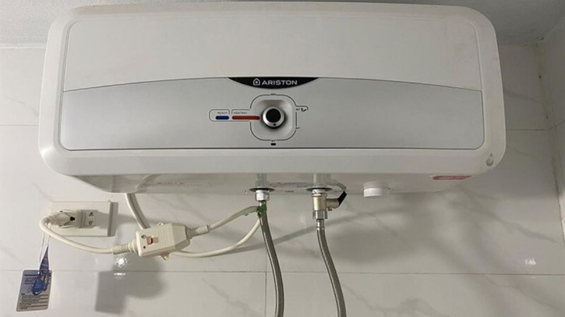 bình nóng lạnh Ariston sáng cả 2 đèn 1