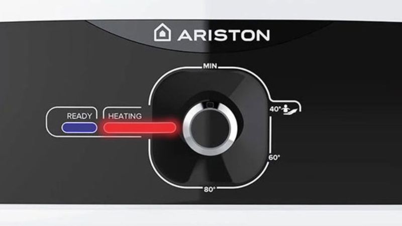 bình nóng lạnh Ariston sáng cả 2 đèn 2