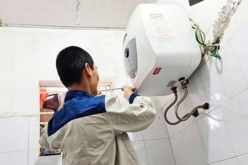 Bình nóng lạnh Ariston không nóng ảnh 6