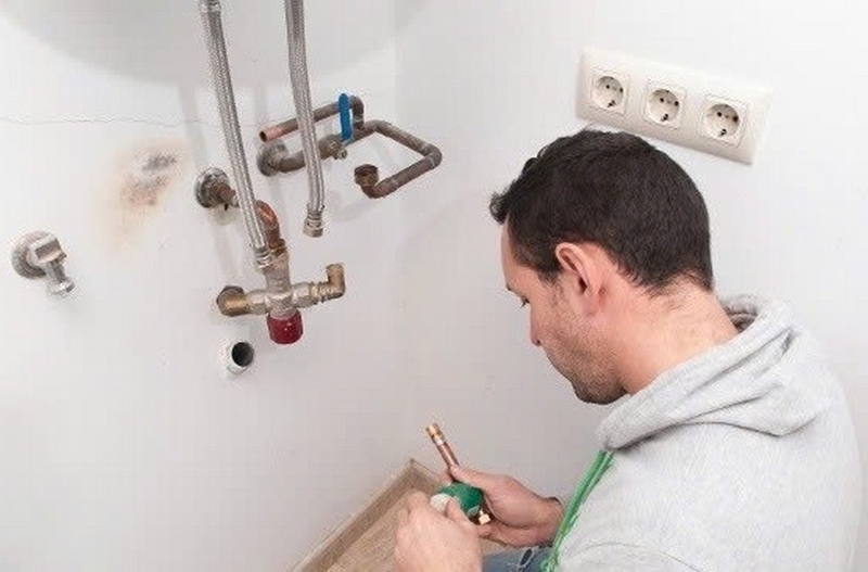 bình nóng lạnh bị thủng ảnh 6