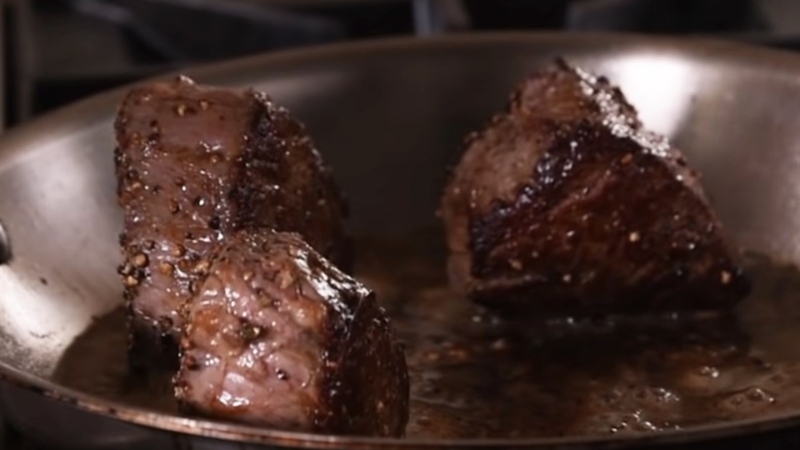 bò bít tết sốt kem tiêu 3