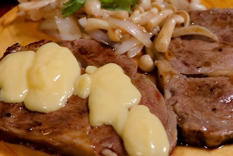 bò bít tết sốt phô mai hình 10