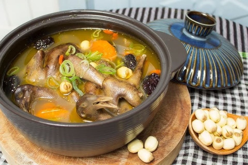 bồ câu hầm đậu đen hạt sen ngon bổ dưỡng