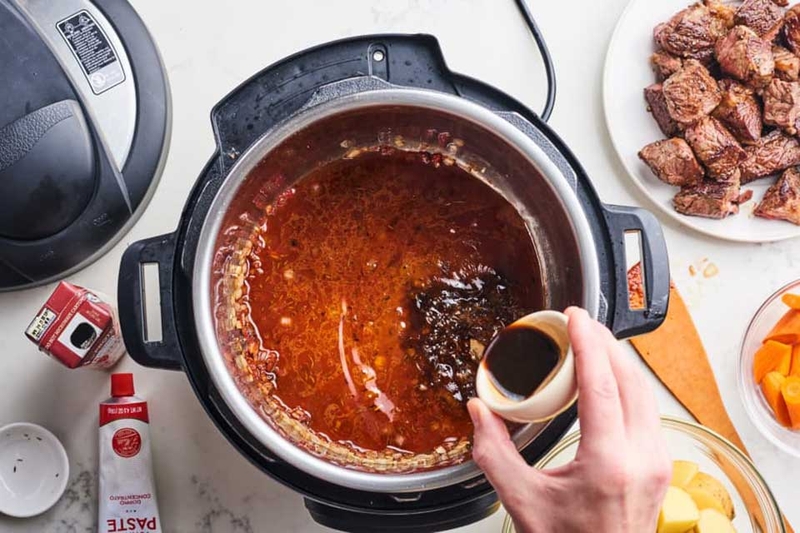 Thịt bò hầm khoai tây cà rốt bằng nồi áp suất - 06