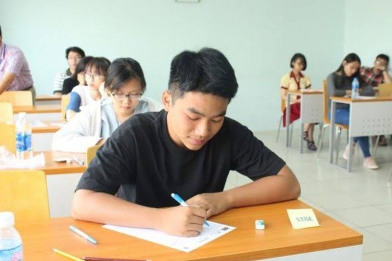 Bỏ học đại học năm nhất thi lại được không 8