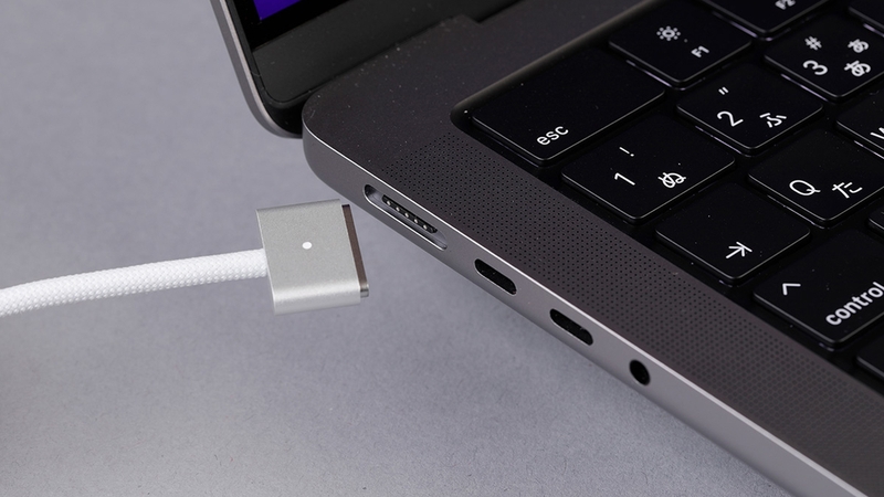 bo-sac-di-kem-theo-tung-cau-hinh-macbook.jpg