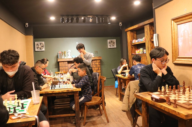 Thiết kế quán cafe board game đơn giản, khoa học