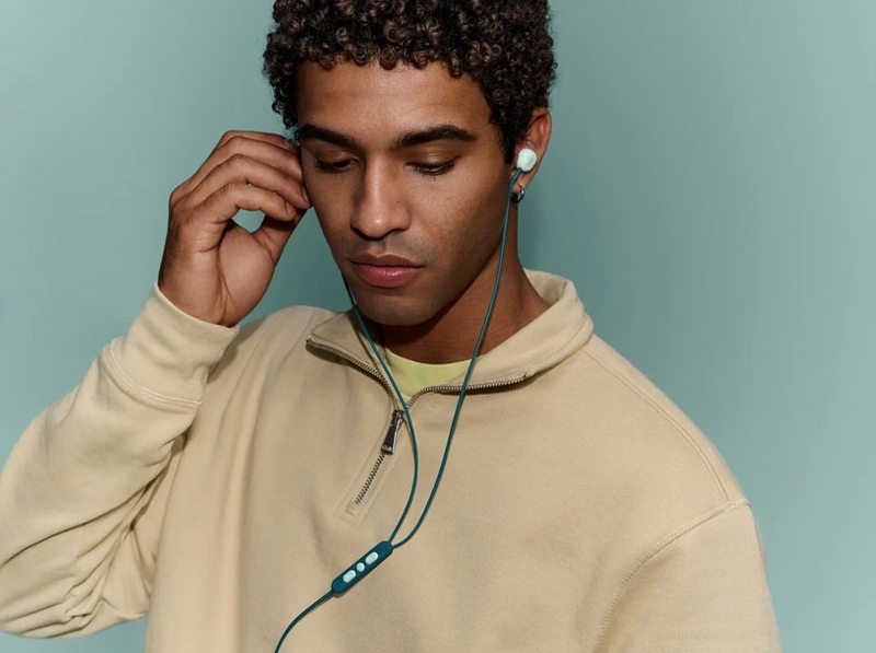Bose Noise Cancelling Wired Earbuds sử dụng kết nối USB-C có dây, giúp duy trì độ trễ thấp khi xem video hoặc chơi game.