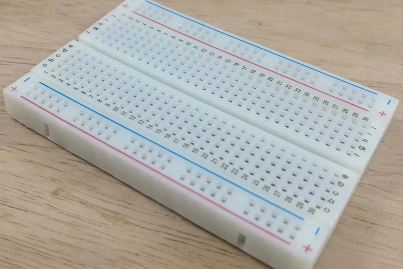 breadboard-la-gi-3.jpg