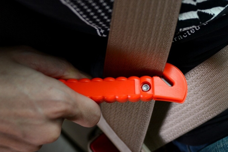 Dao cắt dây an toàn - Thiết kế ẩn nhưng cực kỳ sắc bén