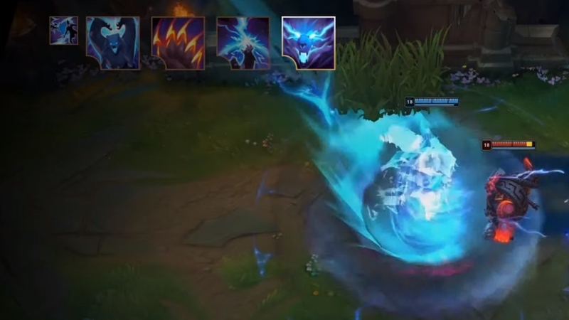 Người chơi hãy dọn lính và di chuyển qua các khu vực hỗ trợ đồng đội ở đầu trận