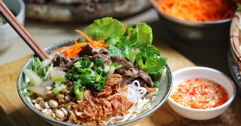 Bún bò Nam Bộ 1