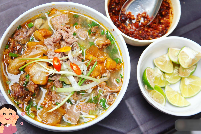 bún bò tái (1)