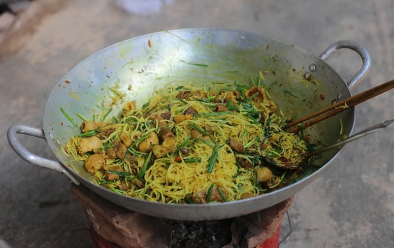 bún xào nghệ chay ảnh 4