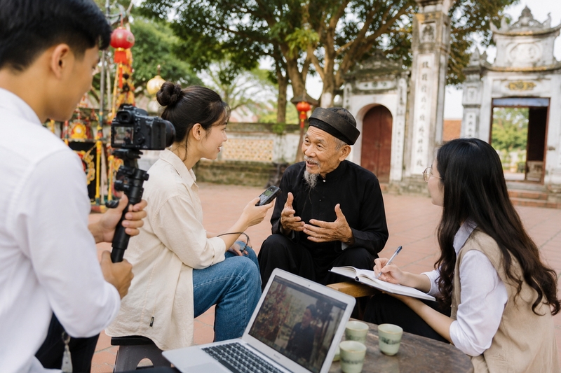 Nhóm ngành báo chí, truyền thông và nhân văn