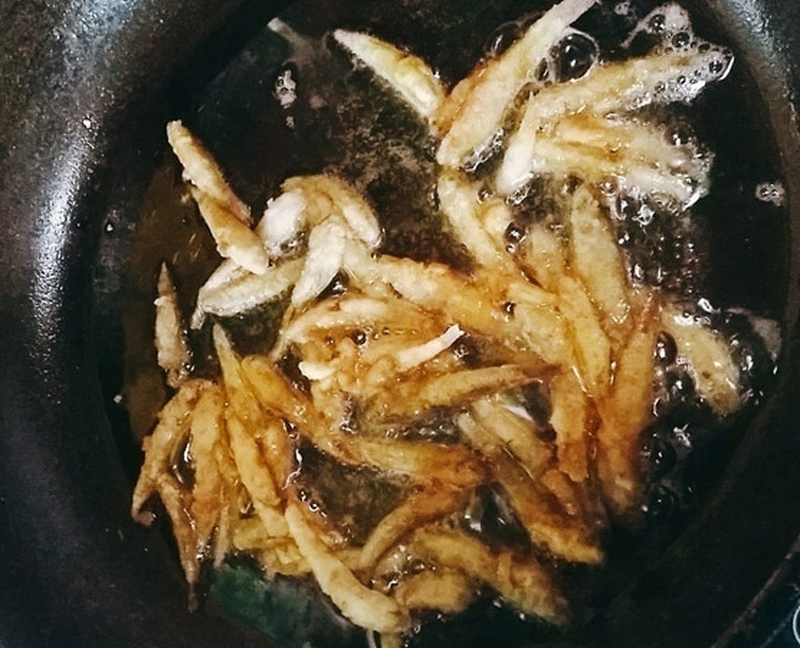 Cách làm cá bống kho thịt ba chỉ 7