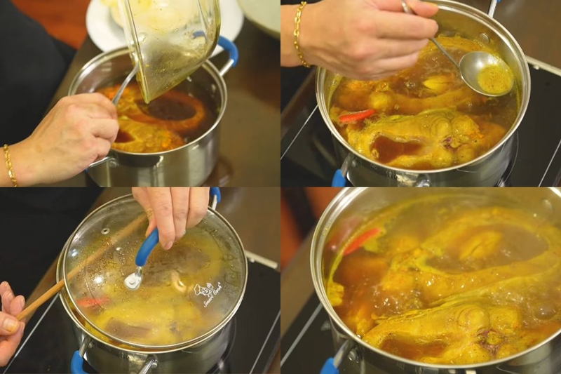 Hạ nhỏ lửa, mở hé vung và tiếp tục kho liu riu trong khoảng 1 tiếng