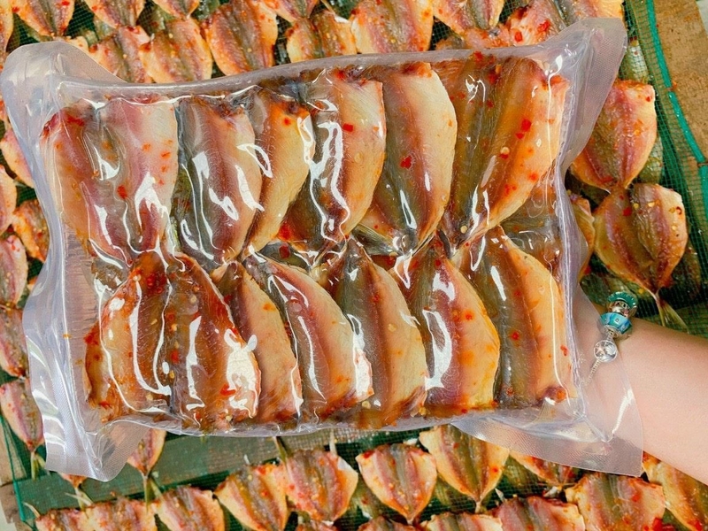 Cá chỉ vàng 1 nắng 1