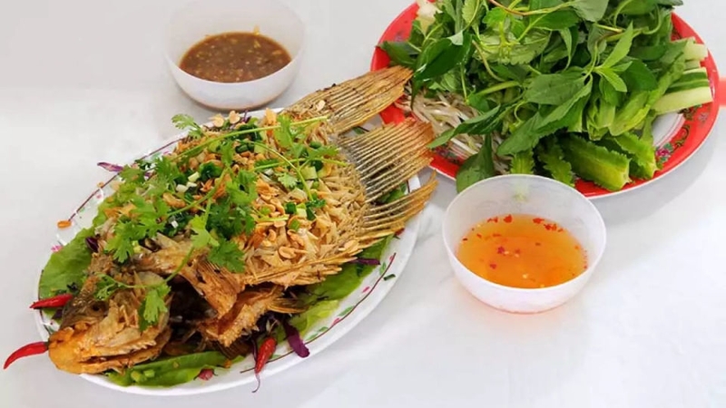 Cá chép chiên xù có hương vị đậm đà được nhiều gia đình Việt yêu thích