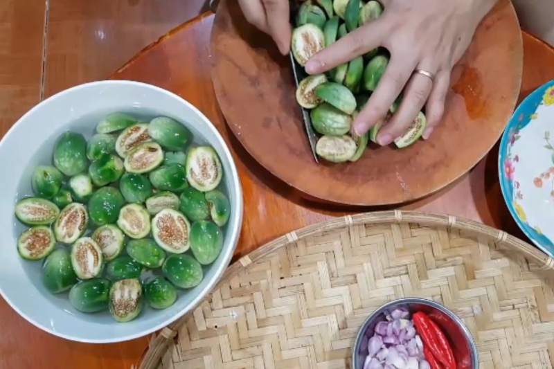 cà đắng kho cá 3