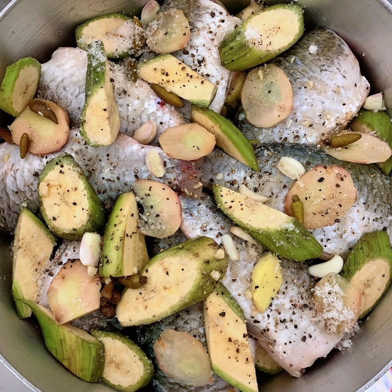 Cá diếc kho chuối xanh 3
