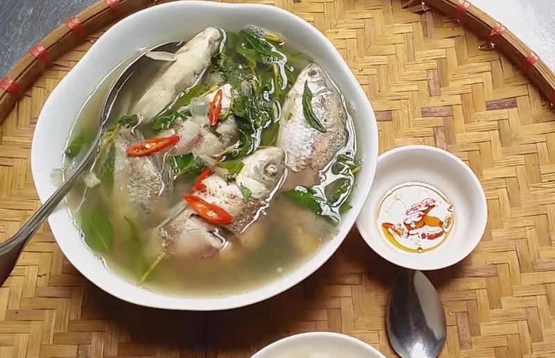 cá diếc nấu ngải cứu ảnh 5