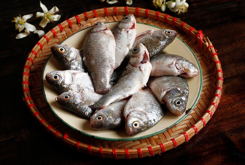 Cá diếc rán giòn - 06