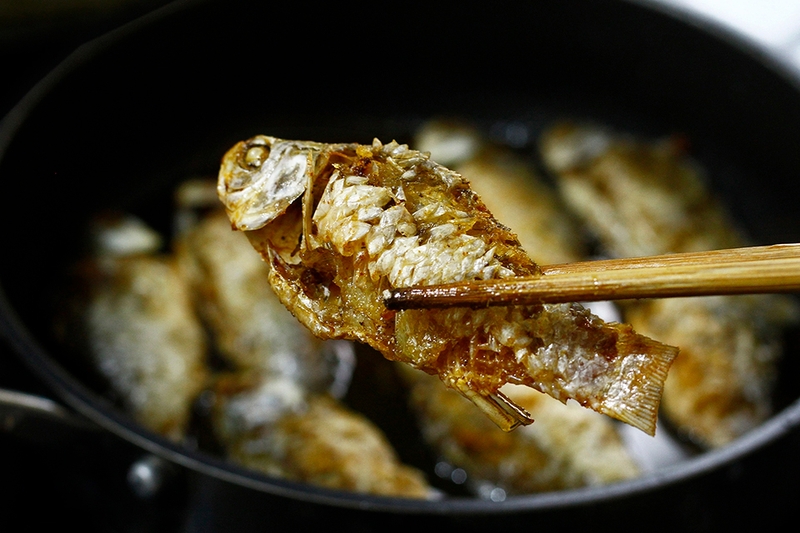 Cá diếc rán giòn - 03