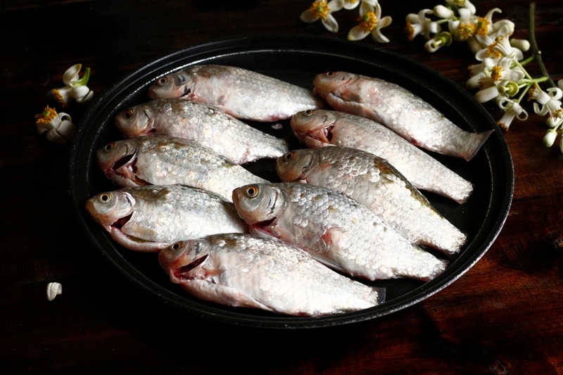 Cá diếc rán giòn - 01