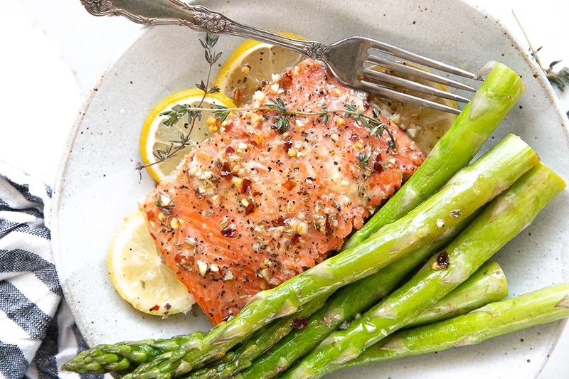 Cá hồi bỏ lò sốt bơ chanh - 09