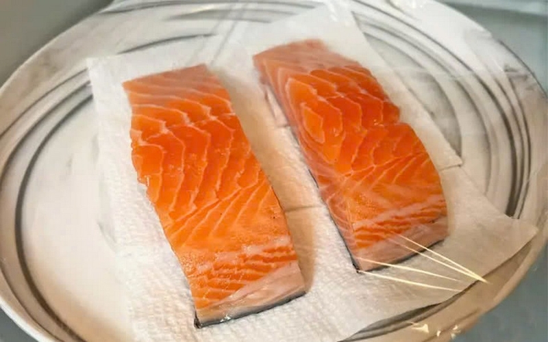 cá hồi chiên sốt xoài ảnh 2