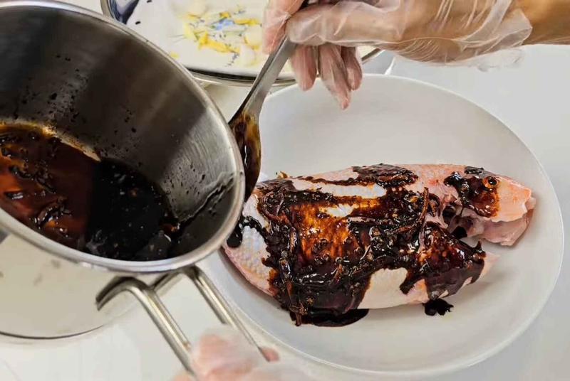 cá hồng hấp xì dầu hình 8