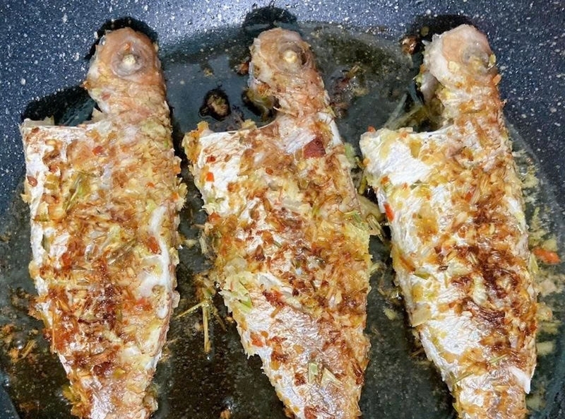 cá hường chiên sả ảnh 4
