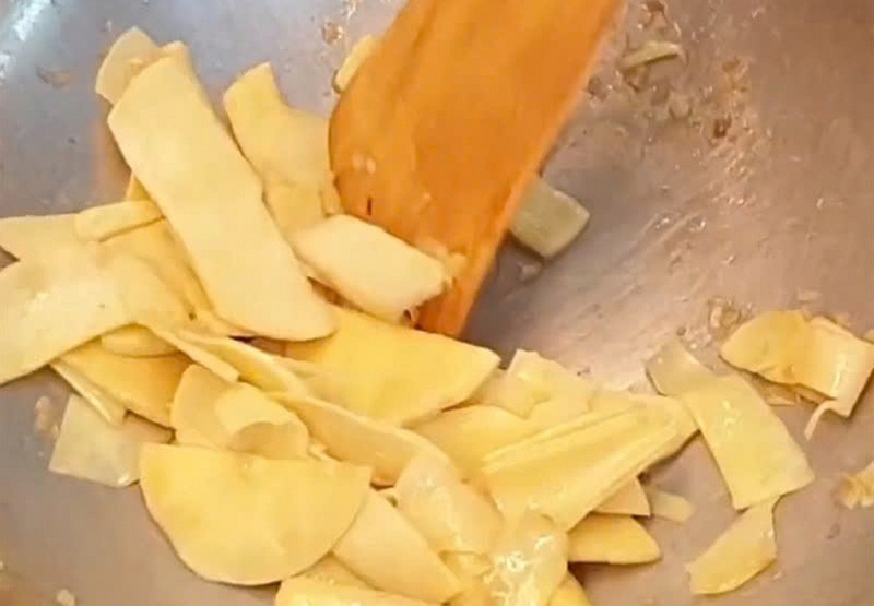 cá lồ ồ kho măng ảnh 4
