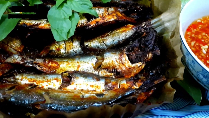 cá mòi nướng lá húng quế bằng nồi chiên không dầu hình 6