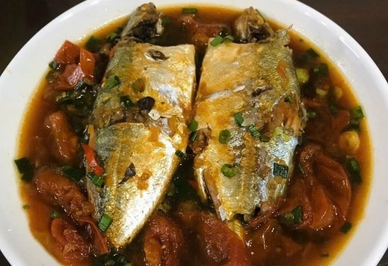 Cá ngân kho cà chua ảnh 8