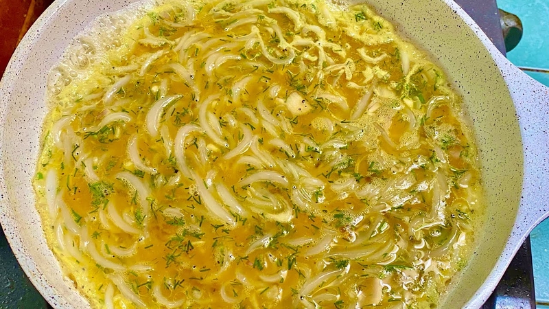 Cá ngần rán trứng 4